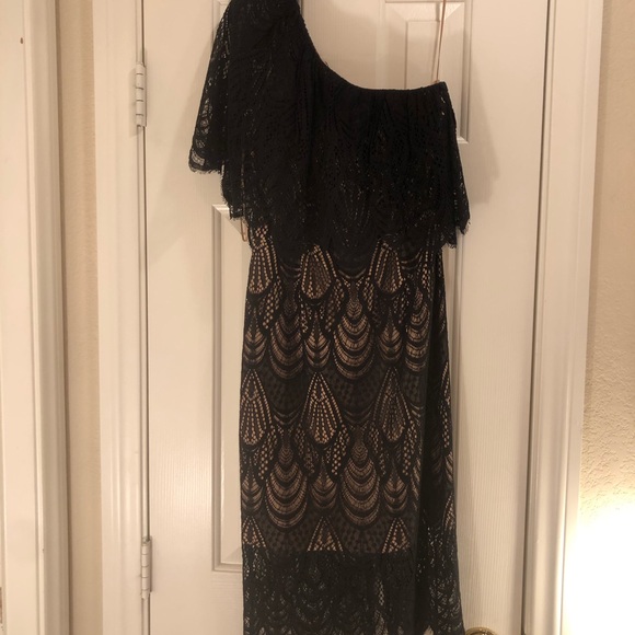 One Shoulder Black Lace Dress - Picture 7 of 8